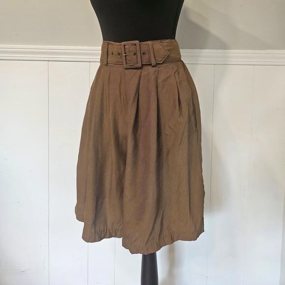 High Waist Belted Brown Shorts | Vintage Maggie Lawrence Pleated Shorts - Picture 2 of 6